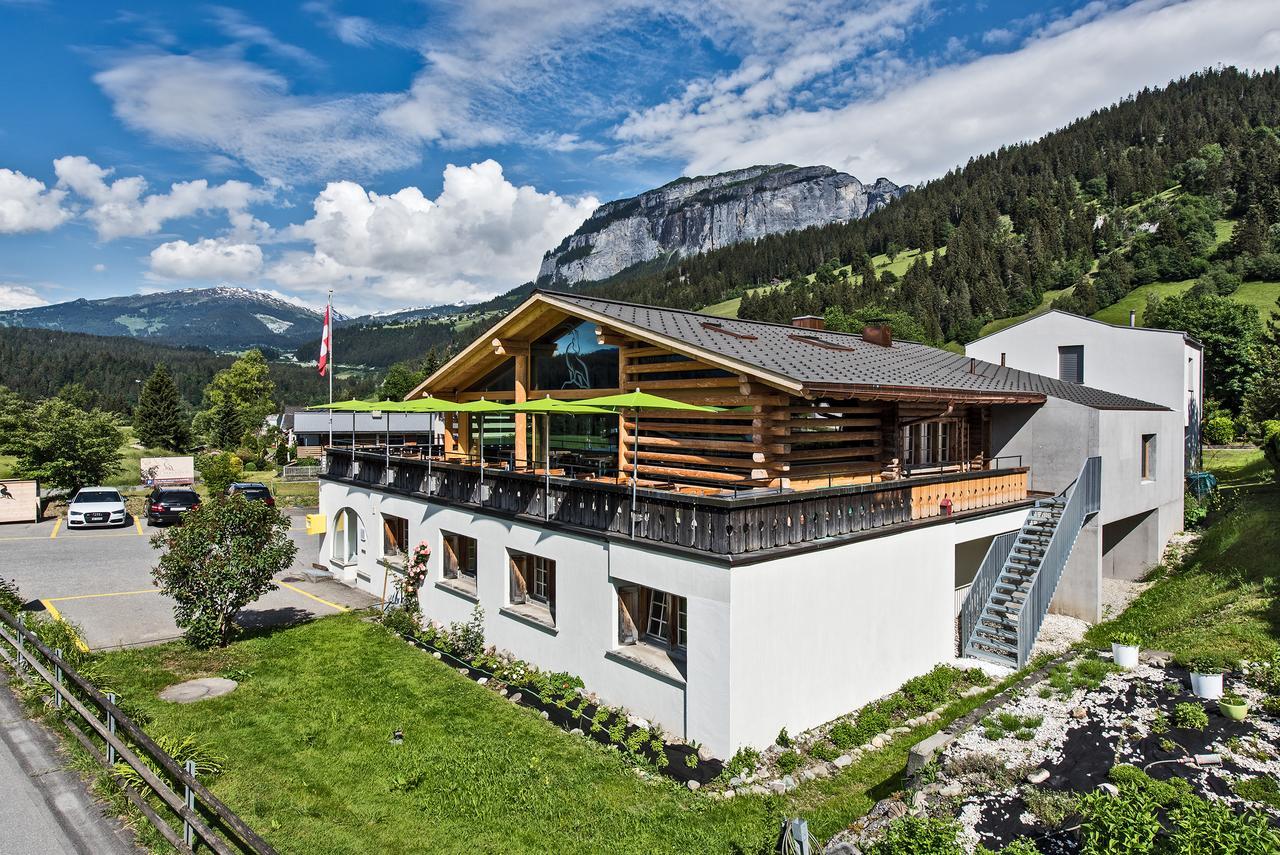 Hotel Ustria Parlatsch Trin Exterior foto