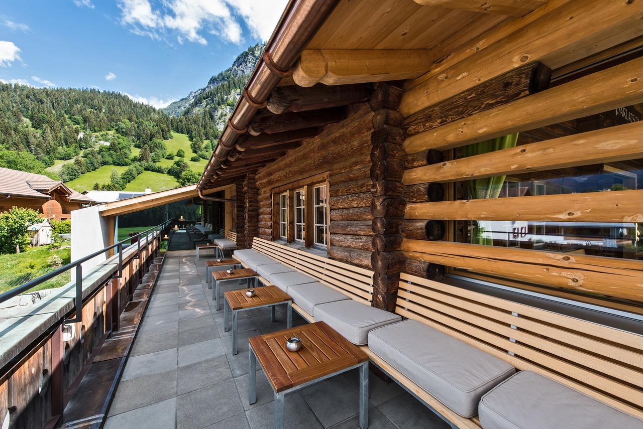Hotel Ustria Parlatsch Trin Exterior foto