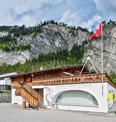 Hotel Ustria Parlatsch Trin Exterior foto